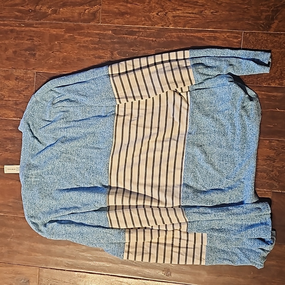 Top - Picture 3 of 3